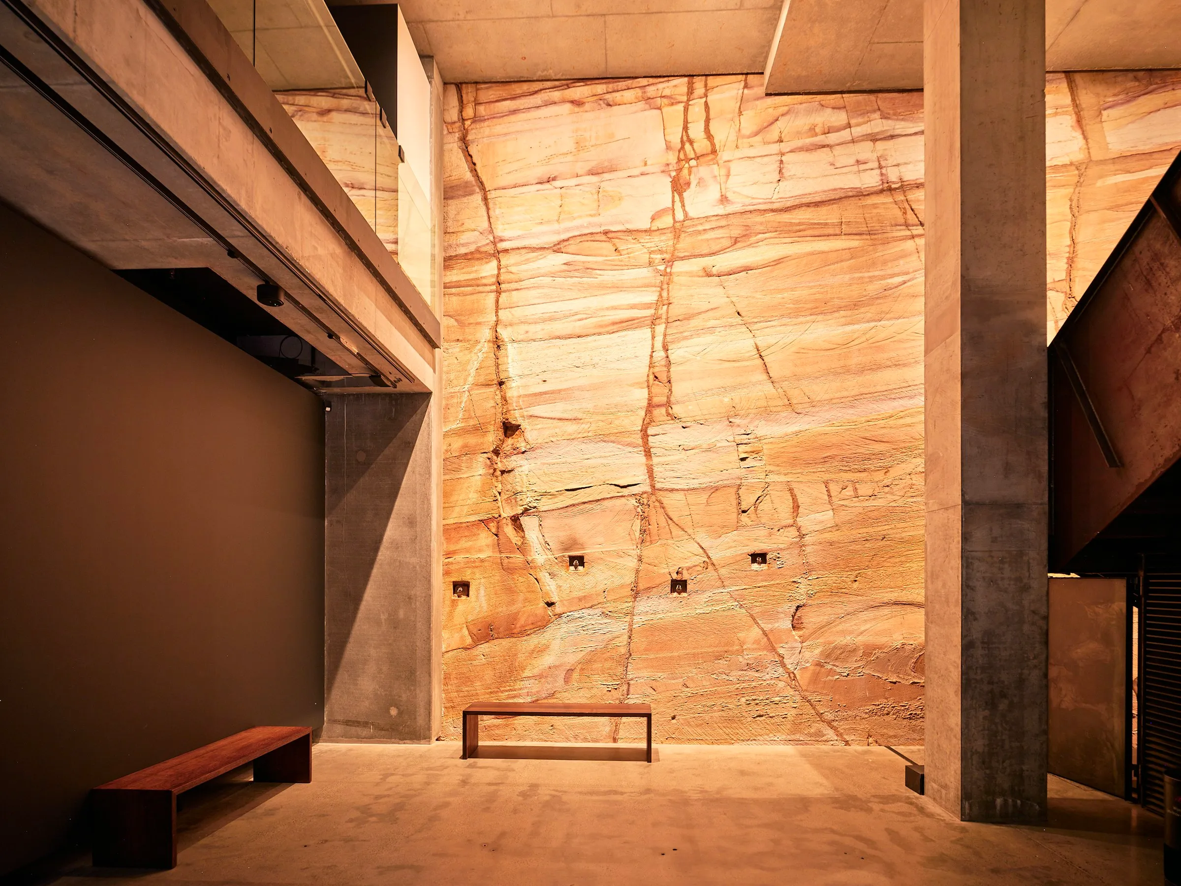 Interior de madera de una reforma realizada — calidez y precisión constructiva